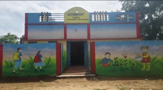 शासकीय भूमि से हटा अवैध कब्जा, जामापाली में ‘आदर्श आंगनबाड़ी’ से संवर रहा नौनिहालों का भविष्य
