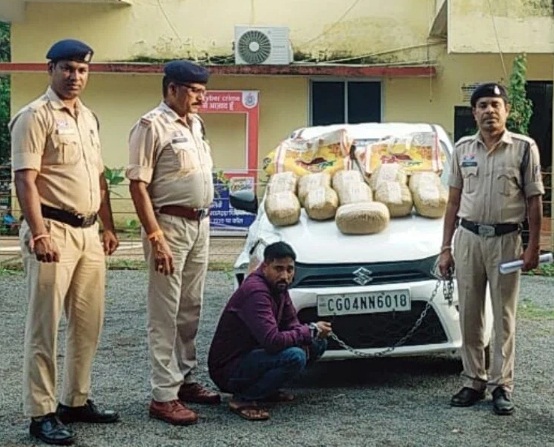 ओडिशा से दुर्ग भेजी जा रही 13.48 लाख की गांजा खेप जब्त: रायपुर पुलिस ने नाकेबंदी कर तस्कर को दबोचा