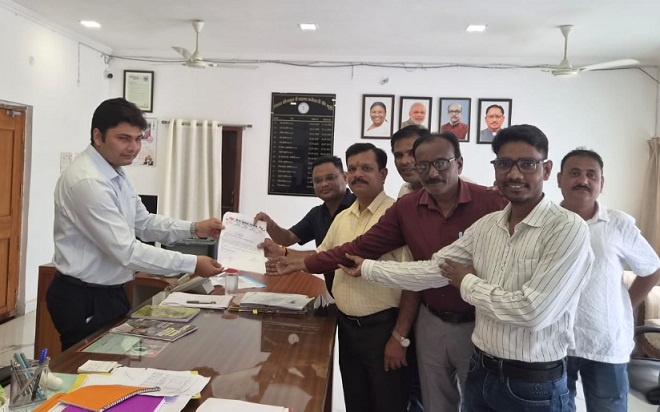 प्रशासन-मीडिया समन्वय एवं बीजापुर विकास को गति: मीडिया प्रतिनिधियों ने कलेक्टर विश्वदीप से की औपचारिक भेंट
