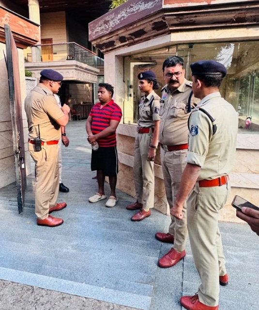 रायपुर पुलिस का एक्शन: रंगदारी मामले में शोएब ढेबर की सरगर्मी से तलाश, आधा दर्जन से अधिक ठिकानों पर पुलिस की रेड