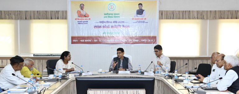 कागजों से निकलकर ज़मीनी स्तर पर दिखे शिक्षा नीति – उच्च शिक्षा मंत्री टंक राम वर्मा