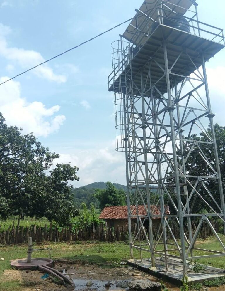 अबूझमाड़ के दुर्गम अंचल में ‘सौर क्रांति’: सोलर ड्यूल पंप से 371 गांवों तक पहुँच रहा स्वच्छ पेयजल
