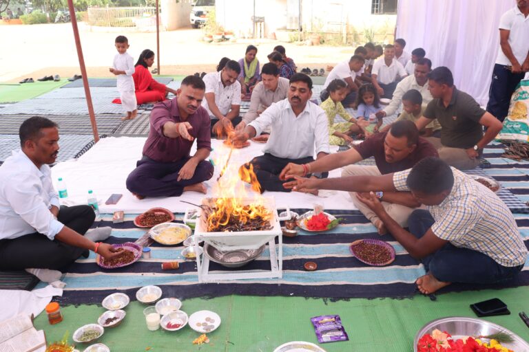 विजयदशमी पर बीजापुर पुलिस लाइन और डीआरजी में हुई शस्त्र पूजा
