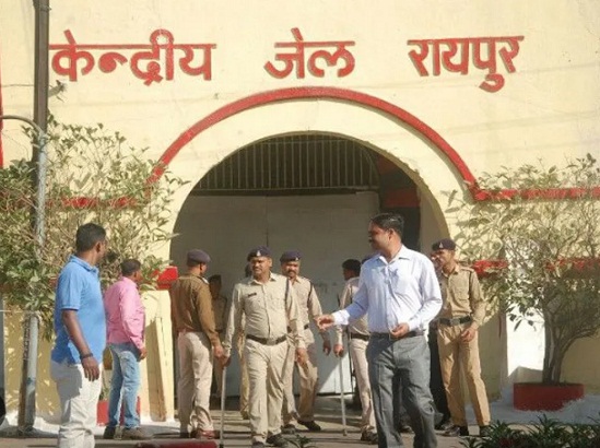 छत्तीसगढ़ में अब कैदियों को जेल से बाहर ले जाने पर ASO स्तर के अफसर का साथ होना अनिवार्य, बॉडी-वॉर्न कैमरों से होगी निगरानी