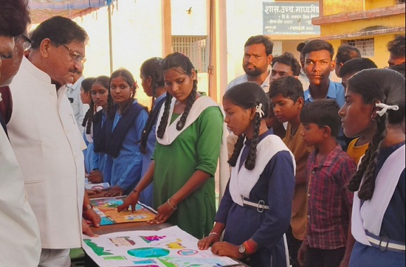 मुरता में ‘नमो सेवा की अनकही कहानियां’ प्रतियोगिता का सफल आयोजन: 25 वर्षों के सेवा संकल्प और राष्ट्र निर्माण को बच्चों ने कैनवास व भाषण में उकेरा