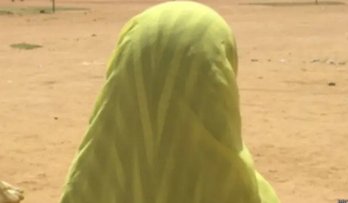 सूरजपुर में अंधविश्वास का खौफनाक चेहरा: ‘टोनही’ के नाम पर महिला को निर्वस्त्र कर पेड़ से बांधा, 4 आरोपी महिलाएं जेल भेजी गईं