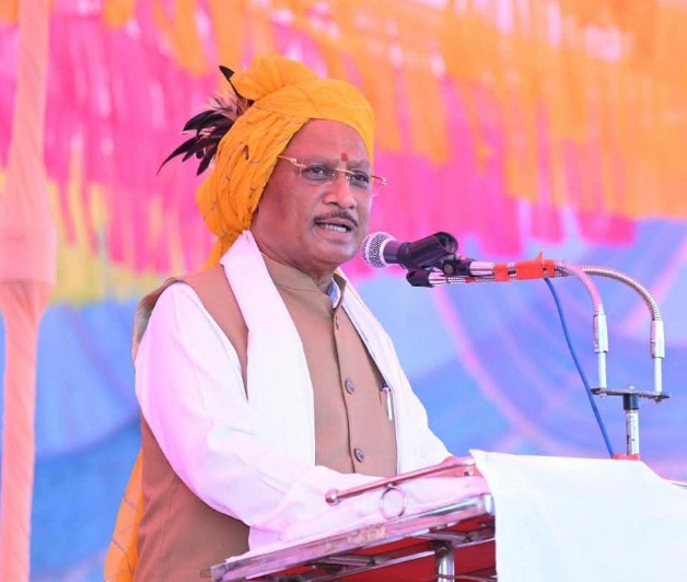 विजयादशमी सत्य और धर्म की विजय का पर्व, अपने भीतर की बुराइयों पर विजय पाकर प्रेम और सद्भाव के साथ आगे बढ़ने की प्रेरणा देता है : मुख्यमंत्री साय