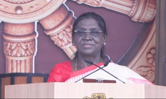 राष्ट्रपति द्रौपदी मुर्मू का जगदलपुर दौरा: “मैं मांझी की बेटी हूं, बस्तर की परंपरा और मुरिया दरबार लोकतंत्र की अनूठी मिसाल”