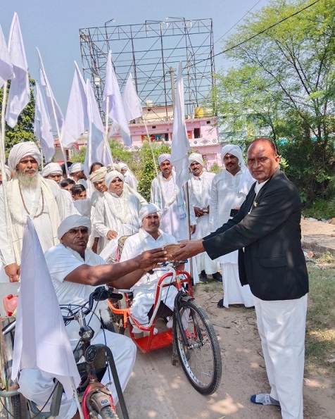 मुंगेली से गिरौदपुरी धाम के लिए निकली सतनाम संदेश पदयात्रा: प्रगतिशील छत्तीसगढ़ सतनामी समाज ने किया भव्य स्वागत